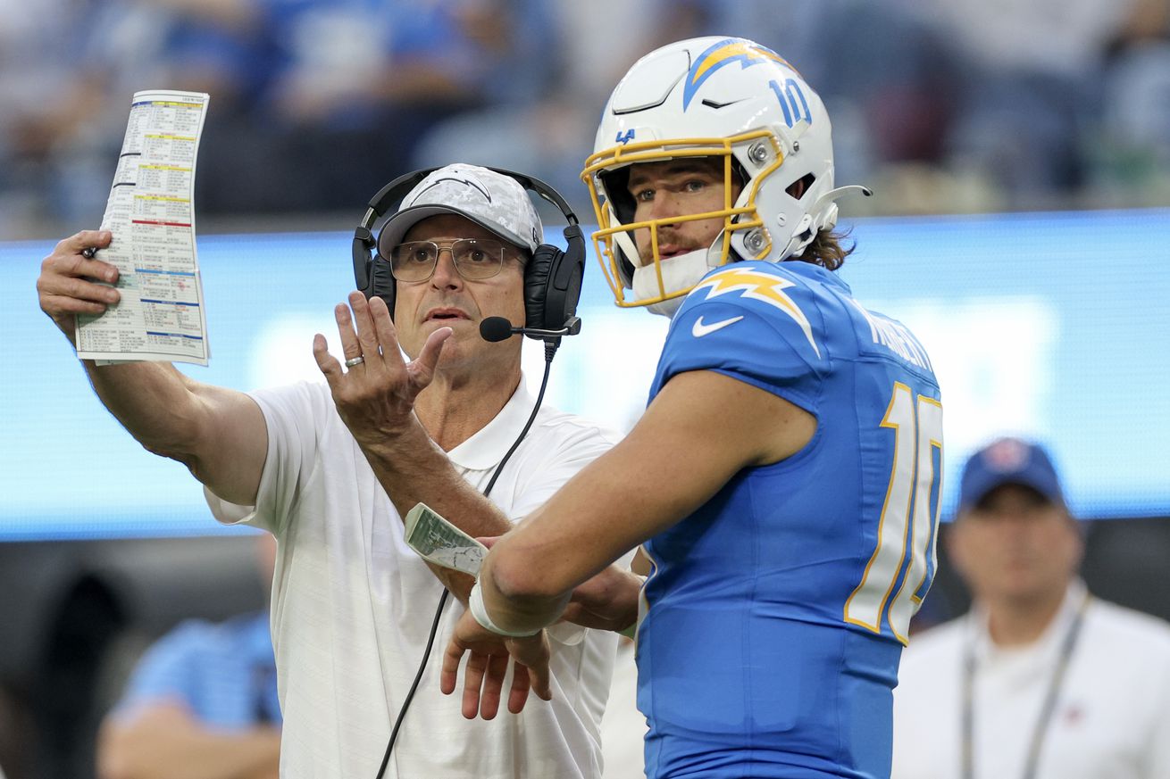 Tennessee Titans v Los Angeles Chargers