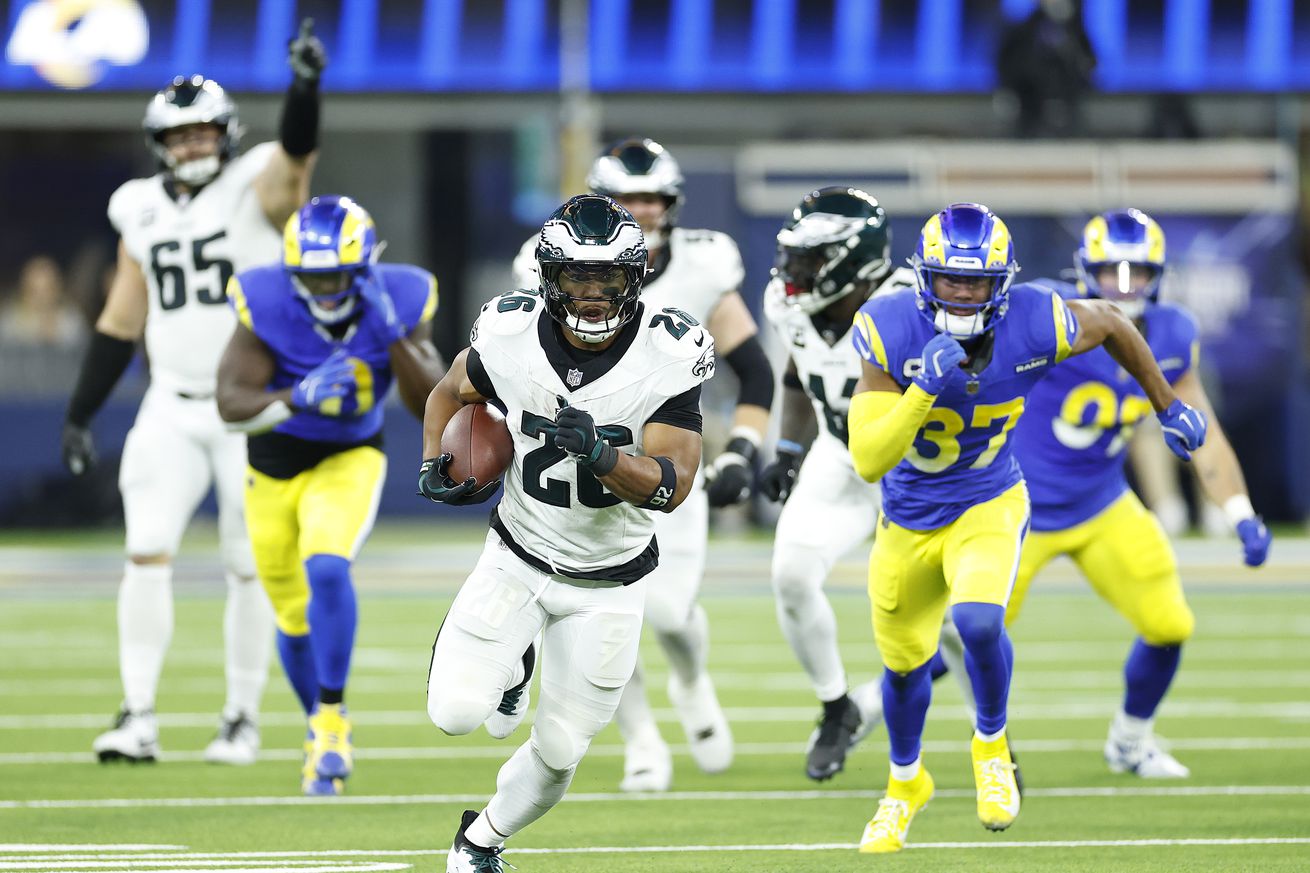 Philadelphia Eagles v Los Angeles Rams